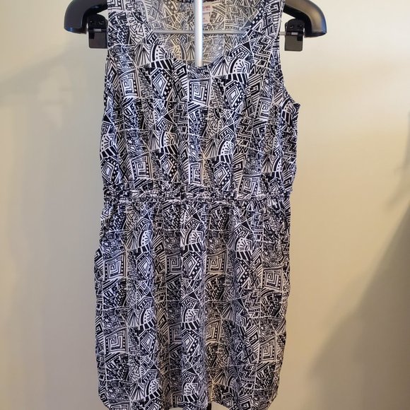 Mossimo Supply Co. Black and White Geometric Design with Cutout in Back - Picture 3 of 8